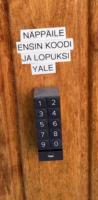 Mukava Saunallinen Kaksio Omalla Sisaeaenkaeynnillae Ja Ilmaisella Autopaikalla Куопио Екстериор снимка